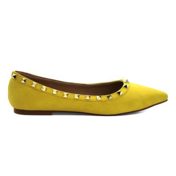 NIB Seven7 Yellow Clara Studded Pointed Toe Flats - Picture 2 of 9